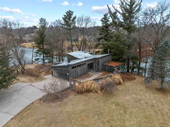 4 Brickwood Knl NE, Iowa City, IA 52240