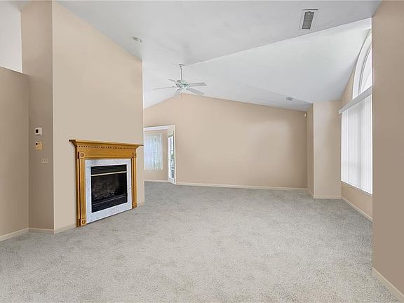 3rd image of 22 Apple Ridge Rd