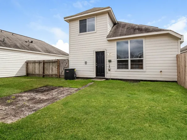 694 Fallow Ln, Alvin, TX 77511