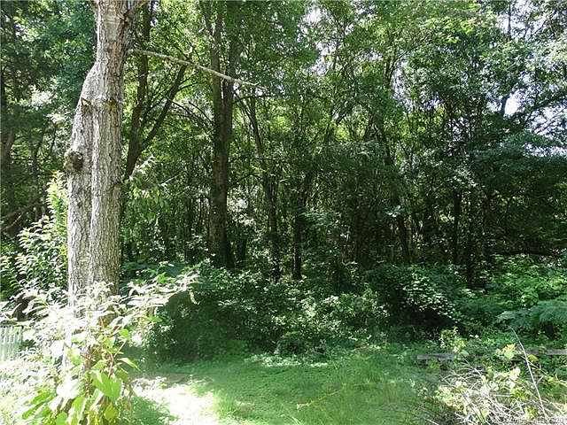 2nd image of 2901 Titman Rd