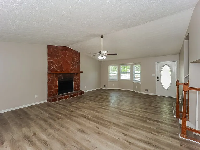 216 Slicky Rock Ct — Photo 4
