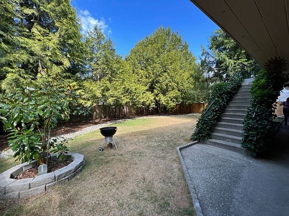 2nd image of 1108 Bellevue Way SE #4