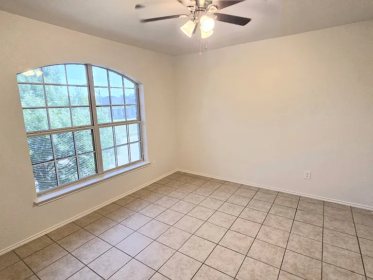1846 Reynolds St — Photo 12