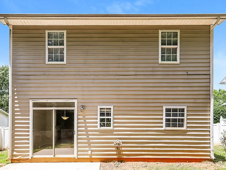 6918 Lowen Rd — Photo 16