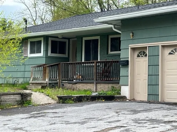 7217 Rosewood Cir, North Syracuse, NY 13212