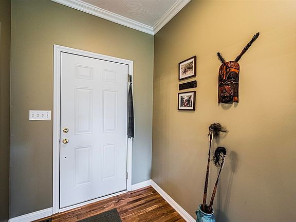 4th image of 816 Herman Ave