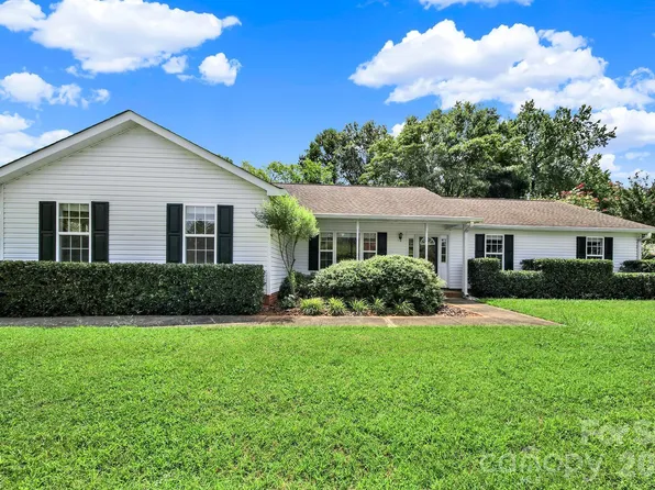 1805 Lillian Ln, Fort Mill, SC 29708