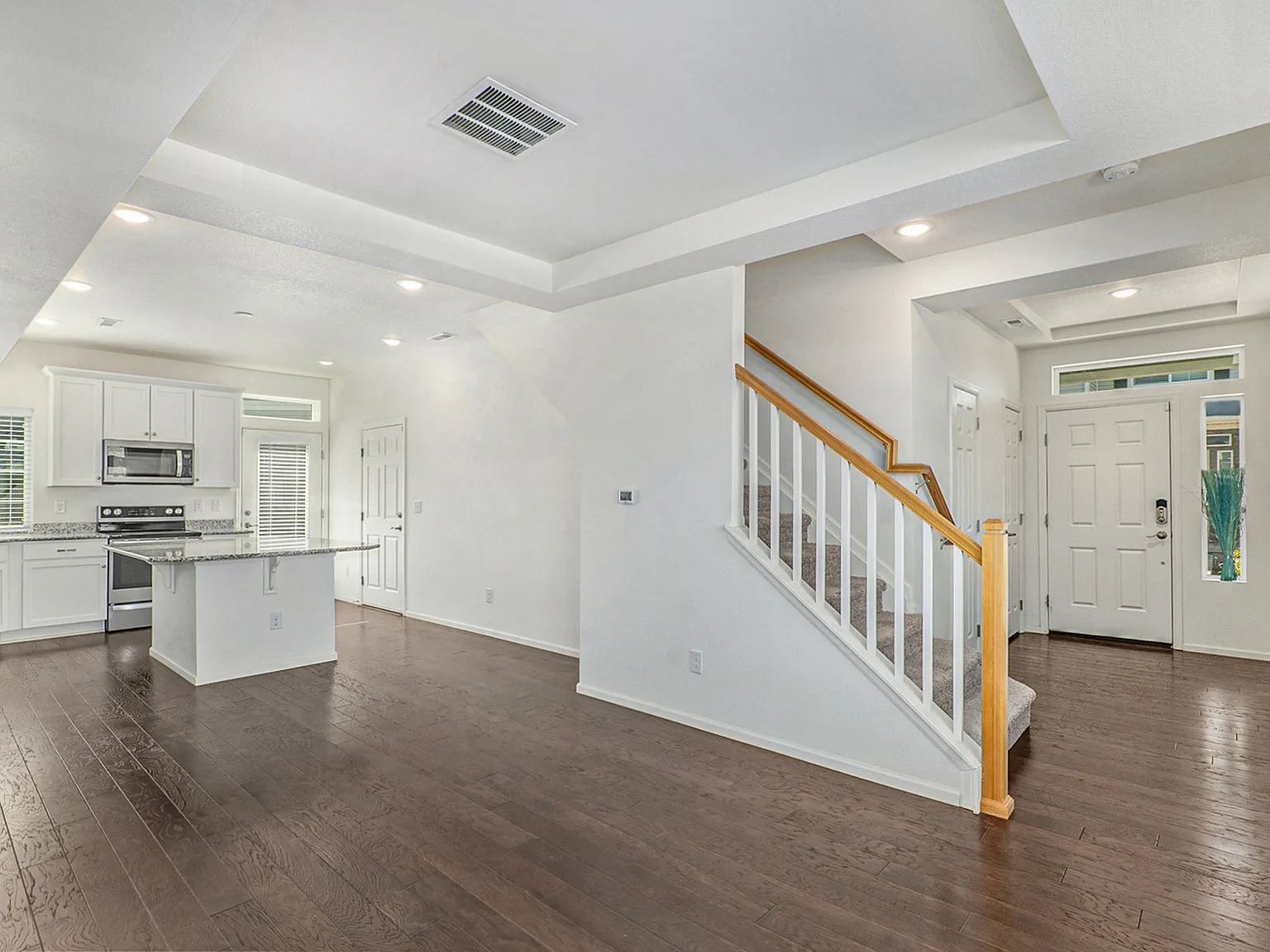 4 bed, 1875 sqft, $3,200 — Photo 4