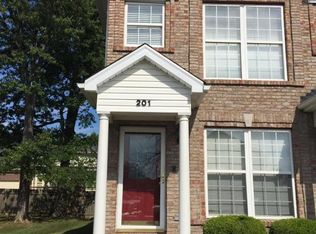 6015 Wooded Creek Dr UNIT 201, Louisville, KY 40291