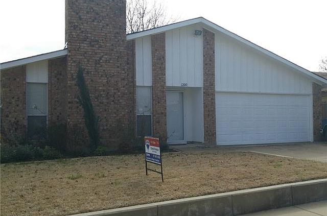 1st image of 1200 Royal Hill Ln