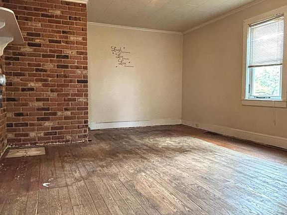 4th image of 215 Horton Ave