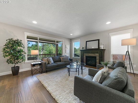 2nd image of 1069 NE 47th Ave