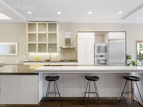 4th image of 85 Wyckoff St