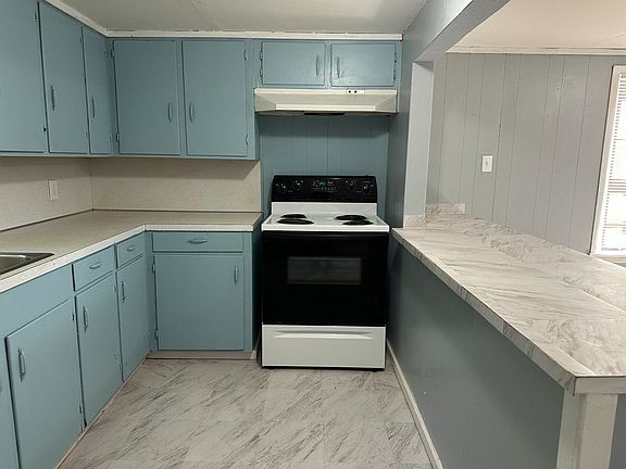 3rd image of 705 S Roosevelt Ave #D
