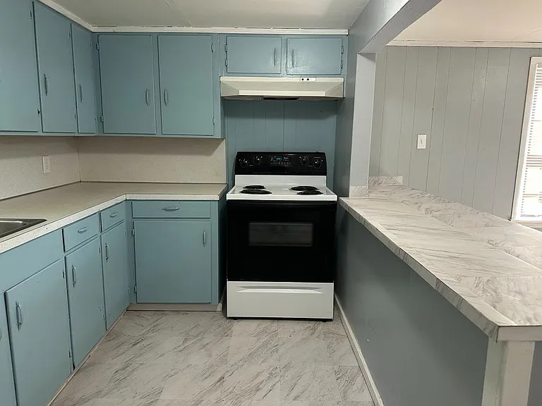 705 S Roosevelt Ave #D — Photo 3