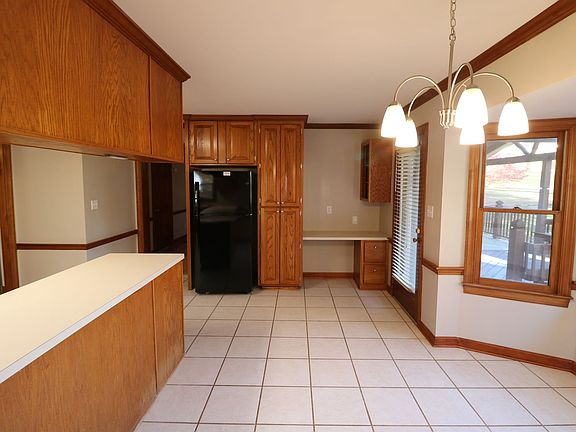 4th image of 8193 Steeplechase Cir