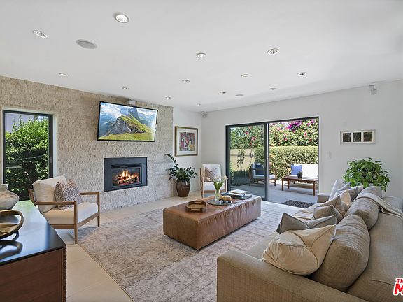 4th image of 4528 Commonwealth Cir