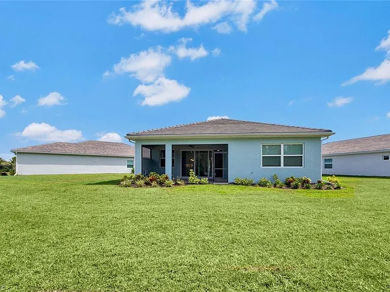 16808 Bay Island Ct — Photo 32