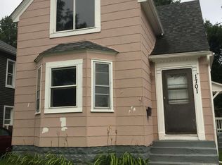 1701 2nd St, Moline, IL 61265