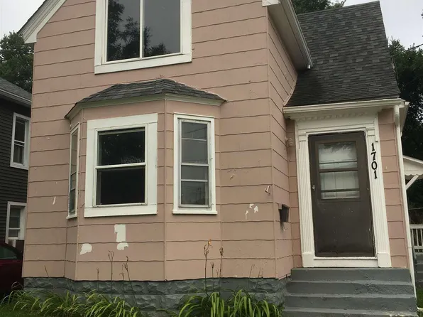 1701 2nd St, Moline, IL 61265