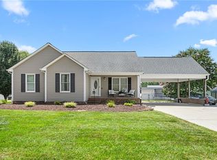 704 Rolling Rd, Haw River, NC 27258