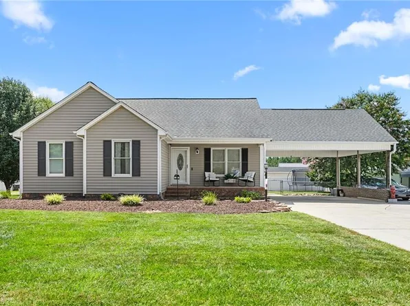 704 Rolling Rd, Haw River, NC 27258