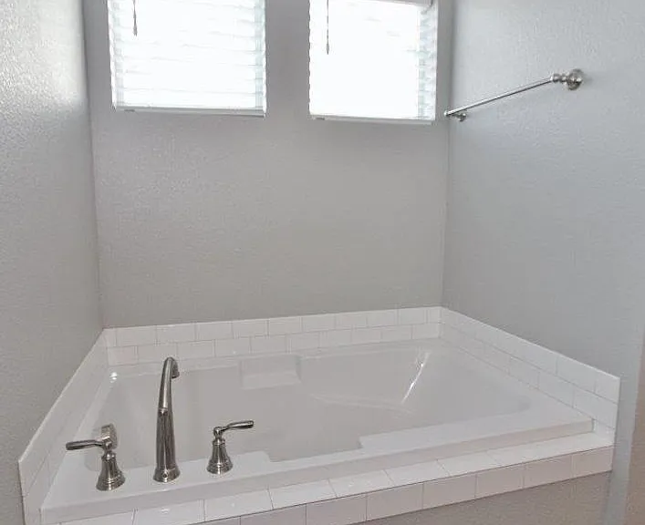 2130 N Morello Ave — Photo 14