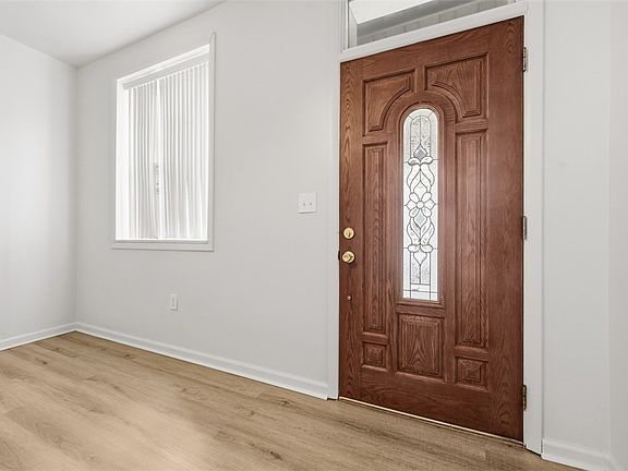4th image of 1509 Sarah St