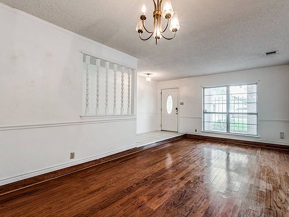 4th image of 8374 Dawnwood Dr