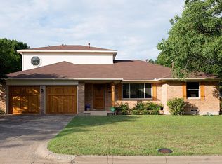 2352 Wildoak Dr, Dallas, TX