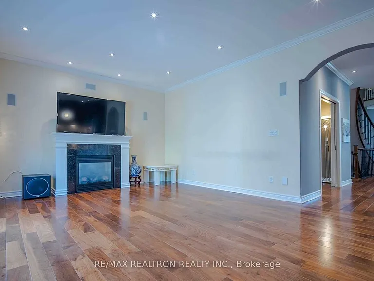 18 Ravine Edge Dr — Photo 11