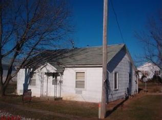 521 E Hudson St, Wellsville, MO 63384