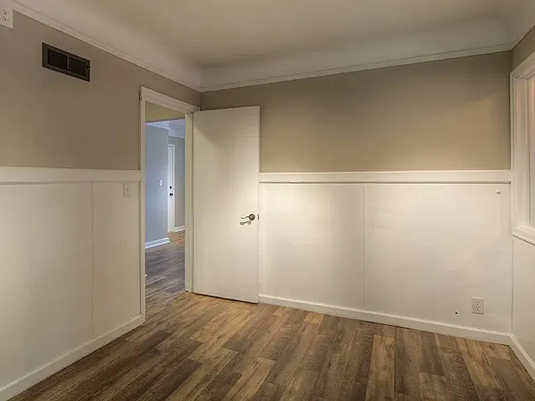 3902 Harney St — Photo 10