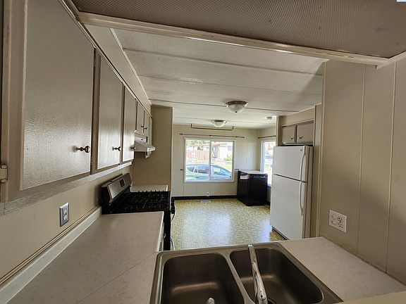 2nd image of 1165 S Grand Ave Trailer 90