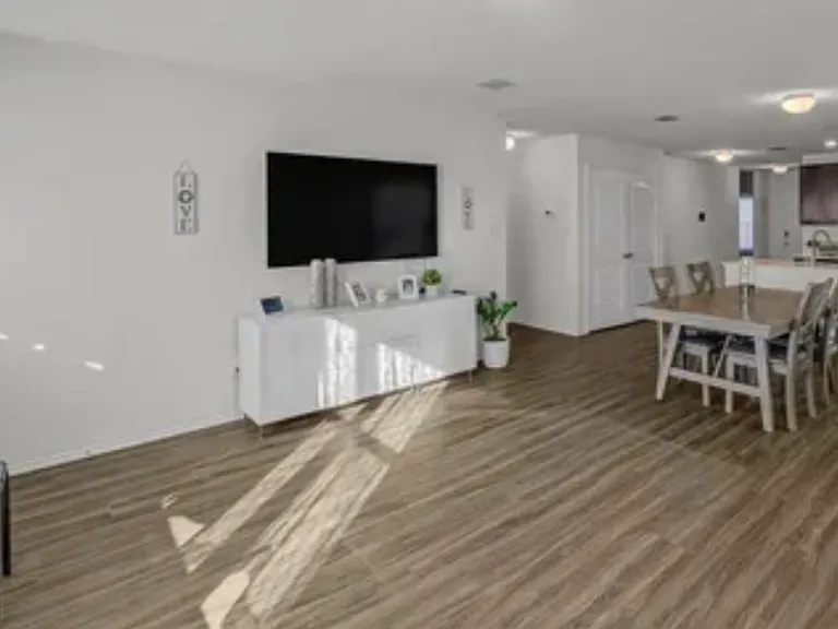 5689 McClelland St — Photo 6