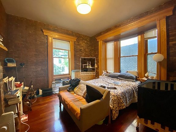 5th image of 863 Carroll St APT 1B