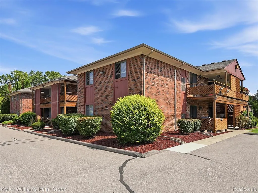 2 bed, 2.0 bath, 1000 sqft, $1,550 — Photo 4