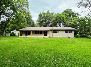 1727 County Highway 1, Geff, IL 62842
