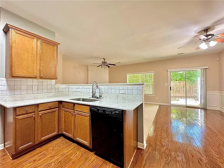 370 Creek Manor Way — Photo 6