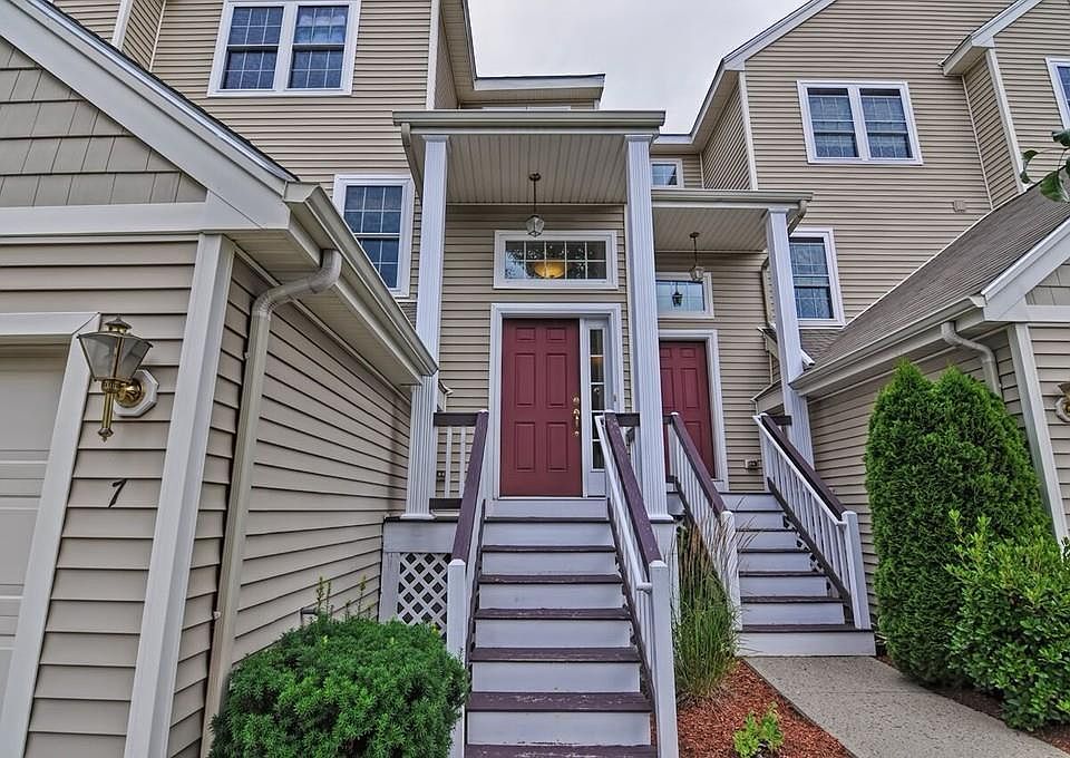 1st image of 7 Robert Cir