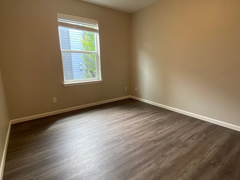 6906 N Greenwich Ave #19 — Photo 6