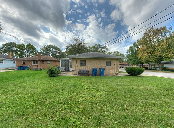 4th image of 16401 Evans Ave