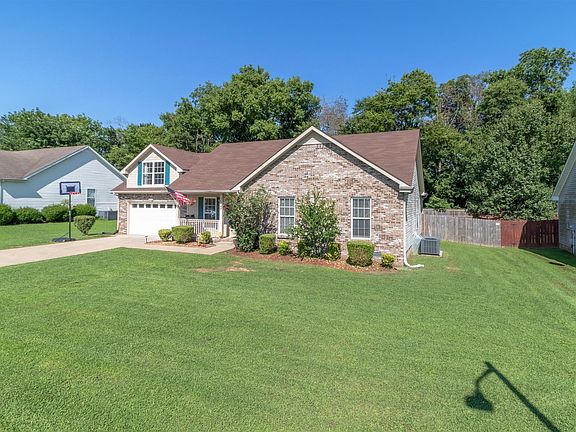 3rd image of 3888 Benjamin Dr
