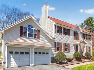 22 McRayne Hill Rd, Billerica, MA 01821