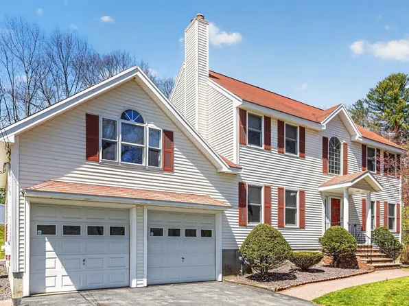 22 McRayne Hill Rd, Billerica, MA 01821