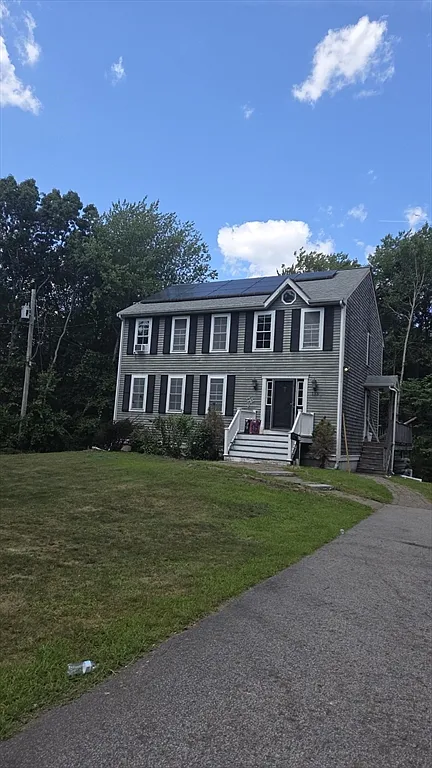 3 bed, 1.5 bath, 1844 sqft, $4,000 — Photo 3