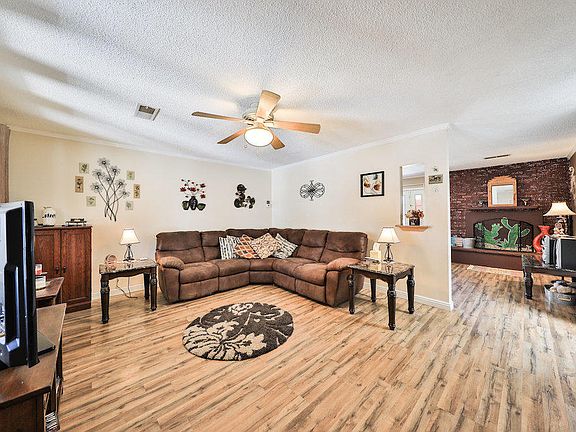 4th image of 5 Wood Dr