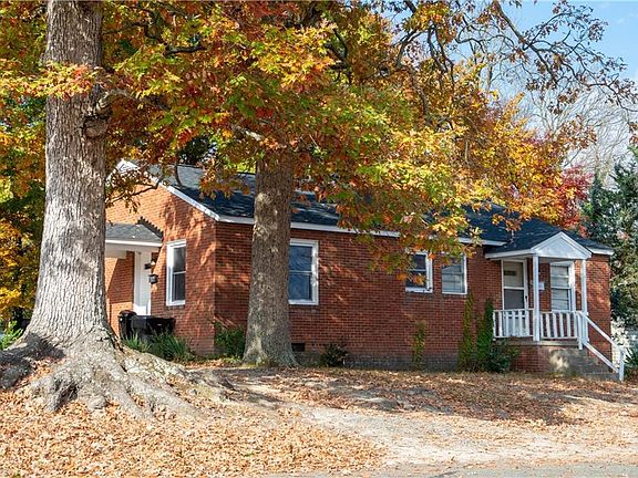 3rd image of 221 Willow Ave
