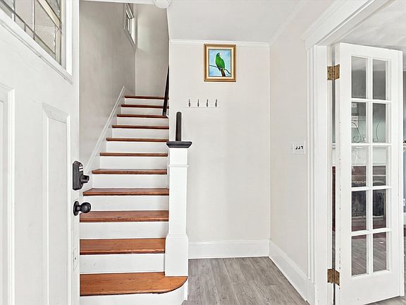 5th image of 44 Fernwood Ave