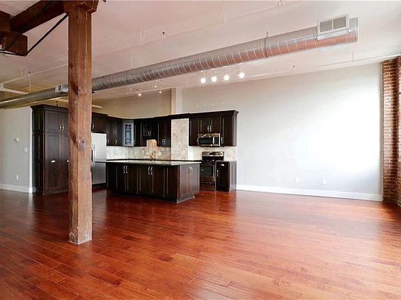 3rd image of 200 Main St APT 613